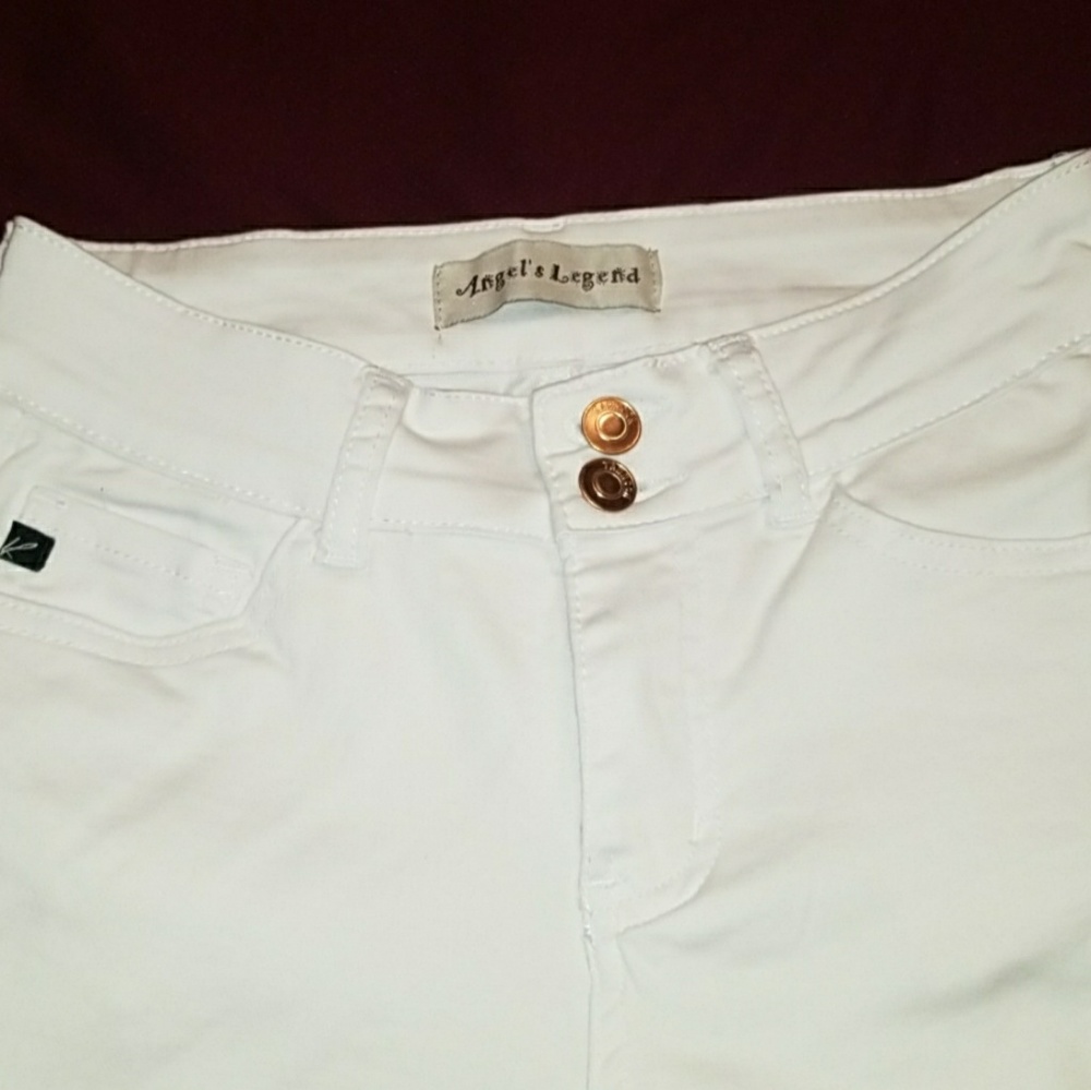 White skinny jeans